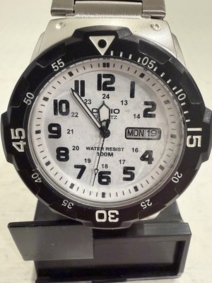 Casio Men's Quartz Diver Style Stainless Steel Band Bracelet Watch MRW200HD-7BV