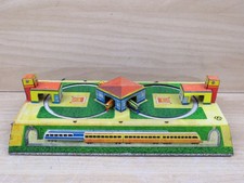 vecchia PISTA TRENINO IN LATTA CARICA A MOLLA RUSSIA stazione ferroviaria treno