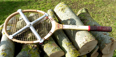 Vieille Raquette De Tennis En Bois Pinguin Avec Presse - Vintage Années 80