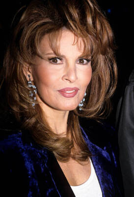 Raquel Welch attends Batoto Yetu Rites of Spring benefit New York - Old Photo 10