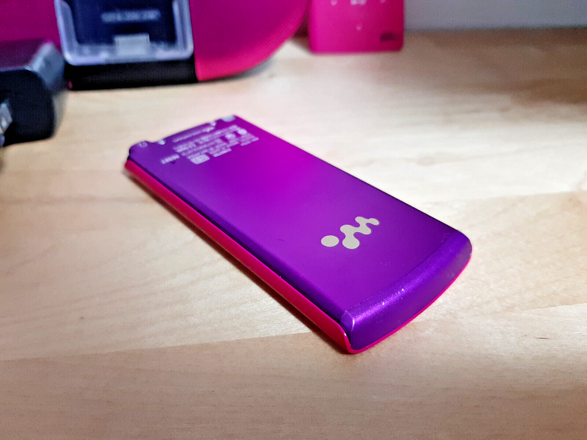 SONY walkman NW-S764K 8GB vivid pink used mp3 media player SONY walkman NW-S764K 8GB vivid pink used mp3 media player