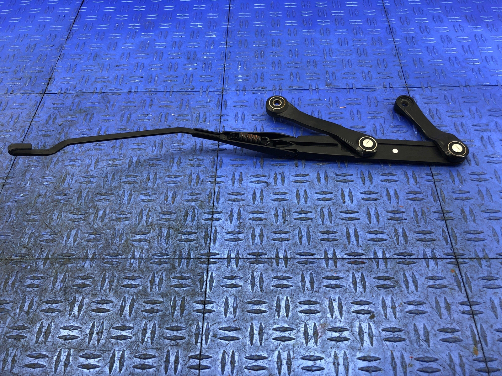 2006-2018 ASTON MARTIN VANTAGE V8 FRONT LEFT RIGHT WINDSHIELD WIPER ARM SET OEM