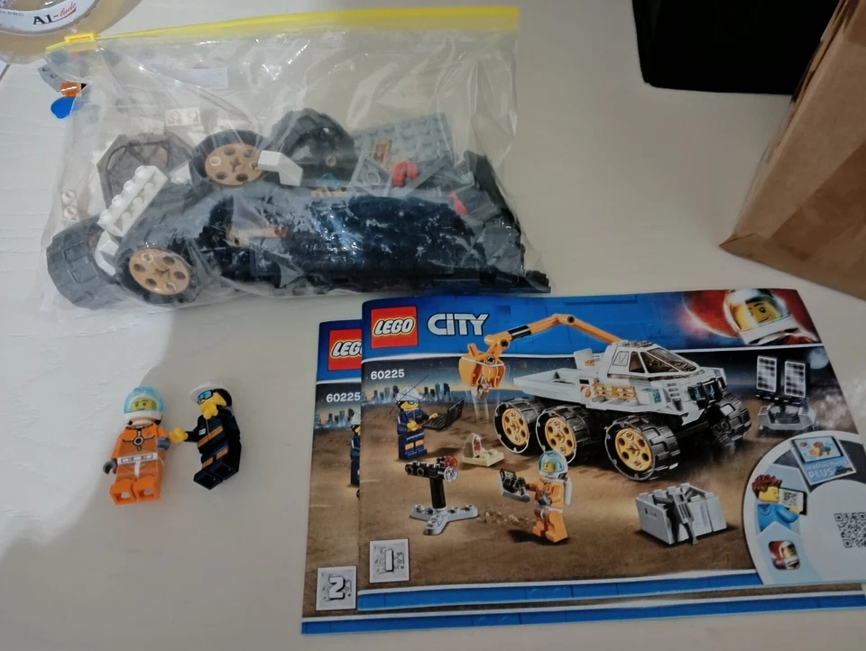 LEGO City 60225 Rover Testing Drive, foto 1 di 4