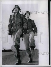 1957 Press Photo Korean Veterans Buddy Blanar, T/Sgt Nolan Henry in Austin, Tx