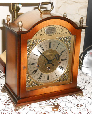 FRANZ HERMLE BULOVA Mantel Clock WESTMINSTER CHIME 8-DAY KEY WIND 340-020 WORKS