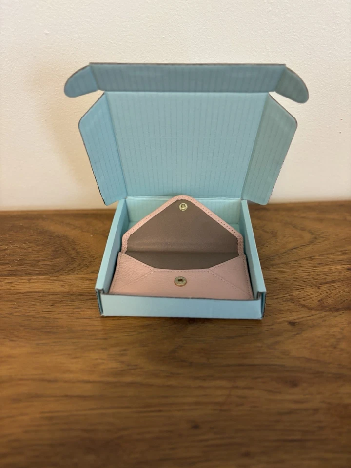 Leatherology Pink card holder + Gift Box - Image 2 of 4