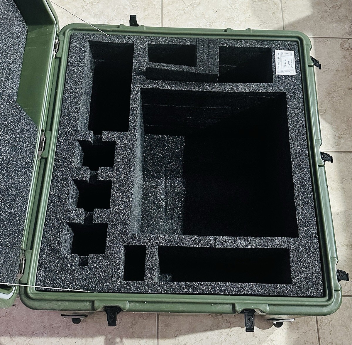 Hardigg Military Wheeled Storage Container Case 29 x 26 x 20 | eBay