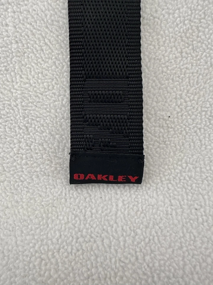 Cinturón Oakley Webbed 1.0 negro claro talla grande Oakley AOP hebilla de anillo plateado Foto 3 de 4