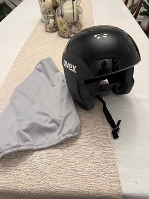 Brand New Uvex Invictus FIS Approved Ski Helmet
