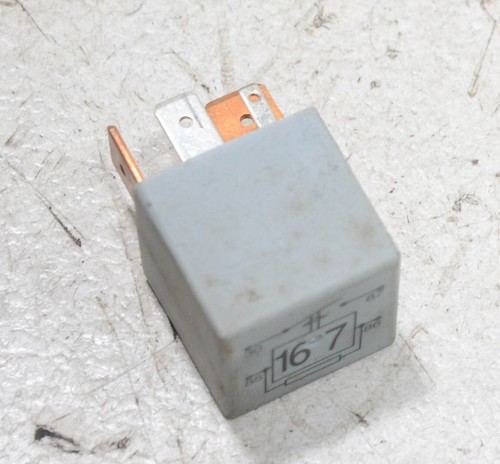 VW Golf 4 IV Cabrio 1E Bj 1999 Relais 167 Kraftstoffpumpe 191906383C #F510