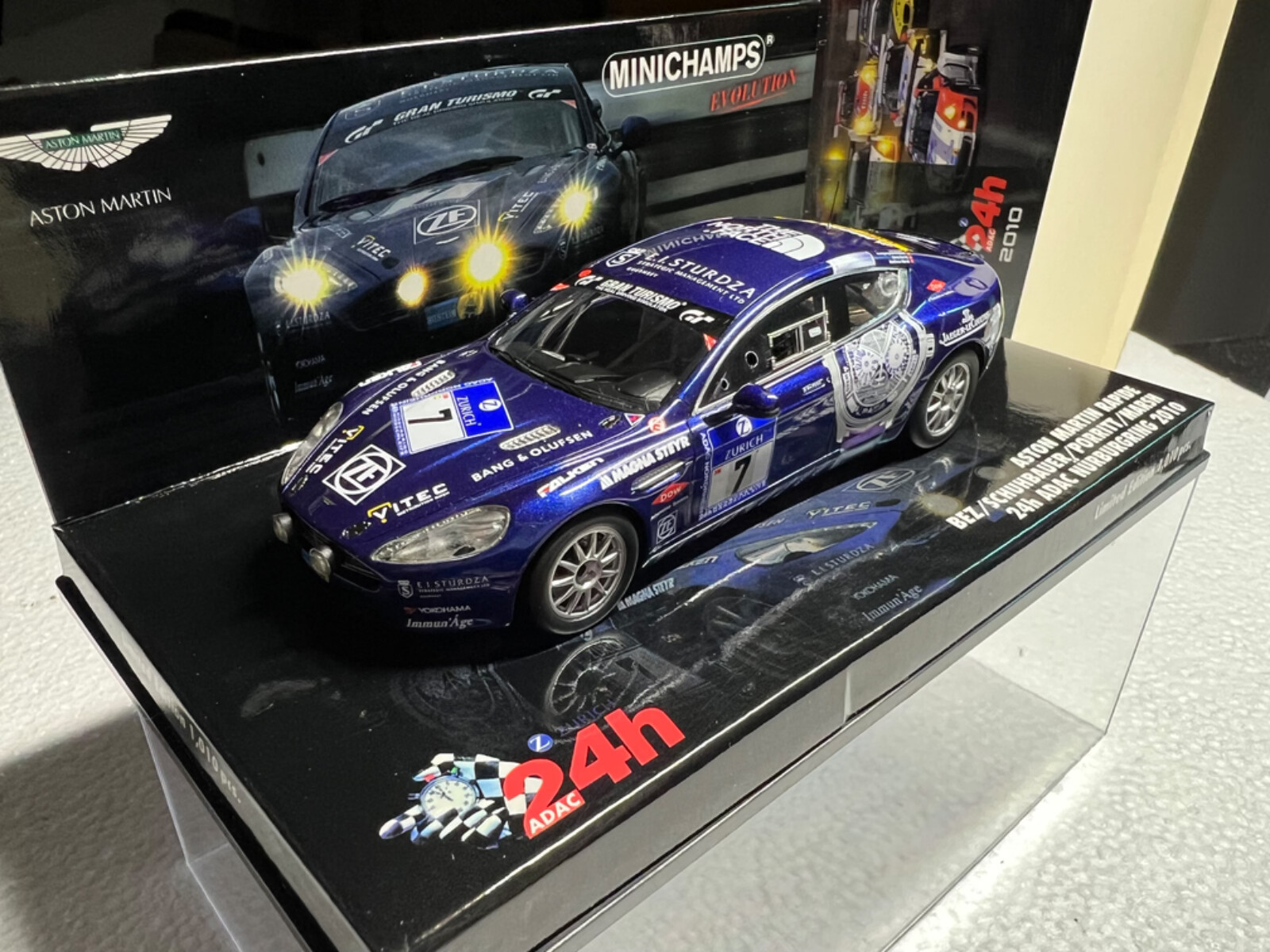 Aston Martin Rapide Minichamps 24h ADAC Nurburgring 2010 miniature de collection 1 43
