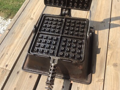 Griswold Cast Iron #11 American HIGH BASE Waffle Iron 3269/3270