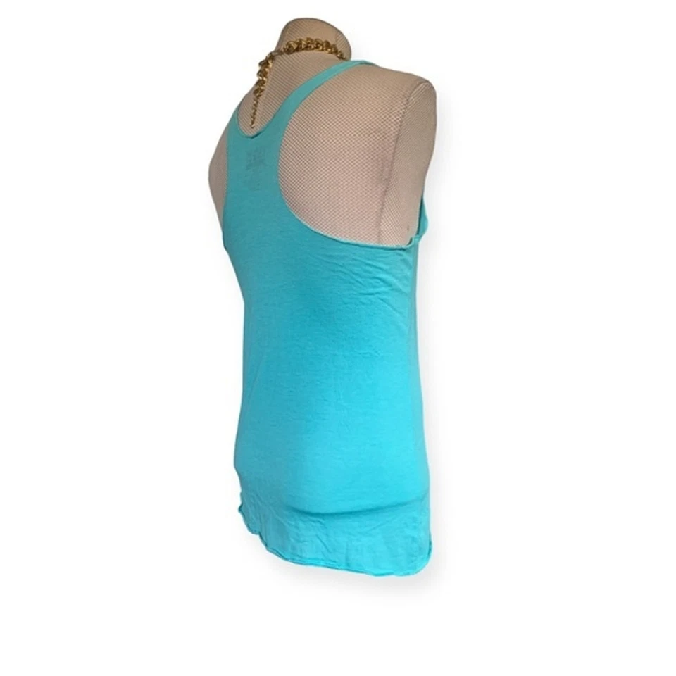 Top de mujer CHIN UP APPAREL espalda cruzada "ESTO ES" NO SUDOR, ES LÍQUIDO IMPRESIONANTE" Foto 4 de 4