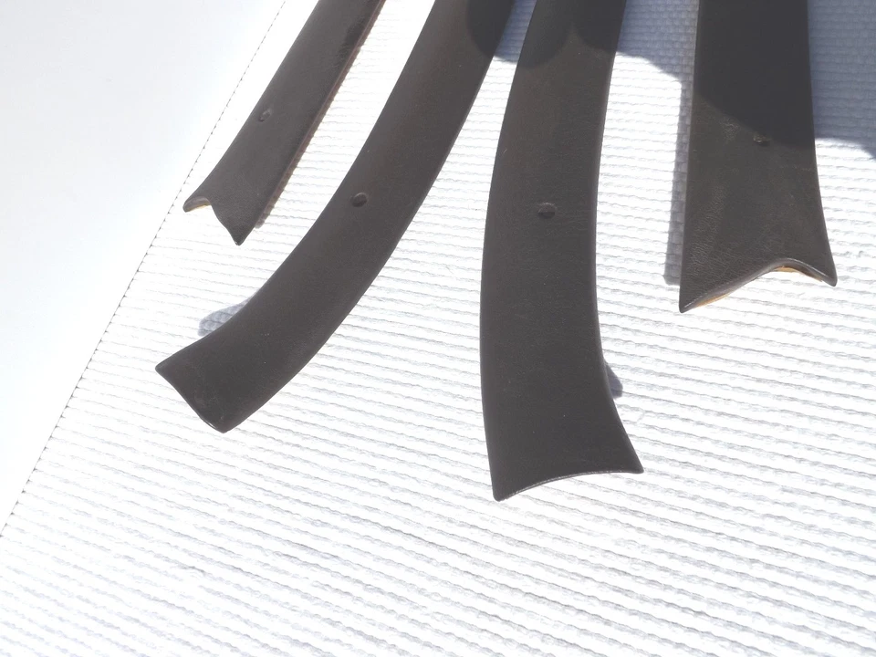 Mercedes-Benz 280 SE W108 1969 pilar A delantero y pastillas B juego de molduras originales OEM Foto 3 de 4