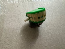 Wind Up Chattering Teeth Green Working