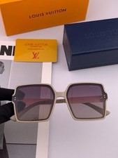 Louis Vuitton Women s Oversized Square Sungla...