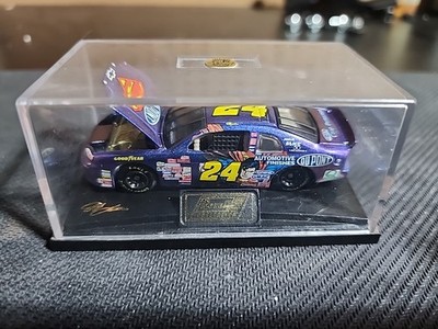 1999 #24 Jeff Gordon Superman Dupont Automotive Finish 1:64 Revell Nascar 