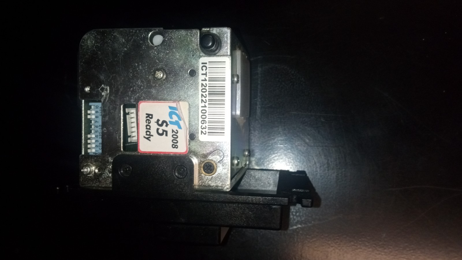 ICT model# BL-700-USD4 pulse 5$ Dollar Bill acceptor with cord