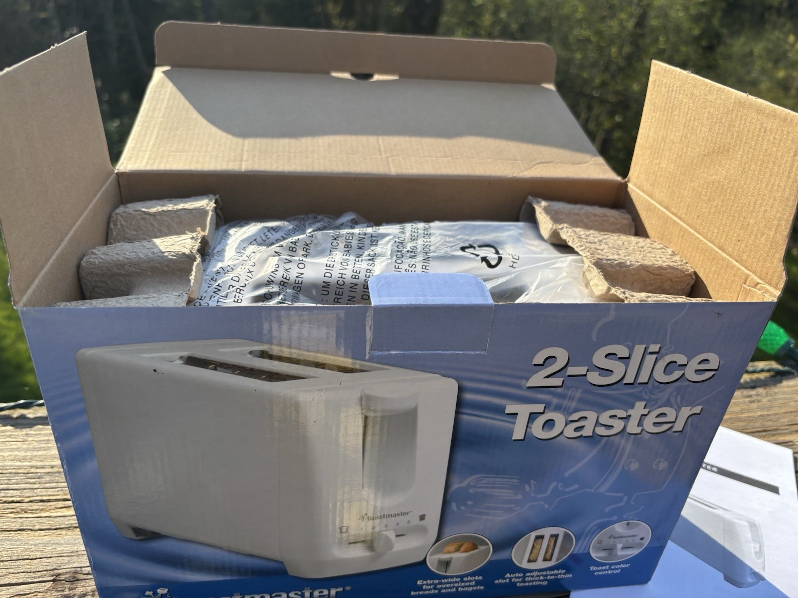 2006 White 2-Slice Toastmaster Toaster Version 1 Model T100 Wide Slots