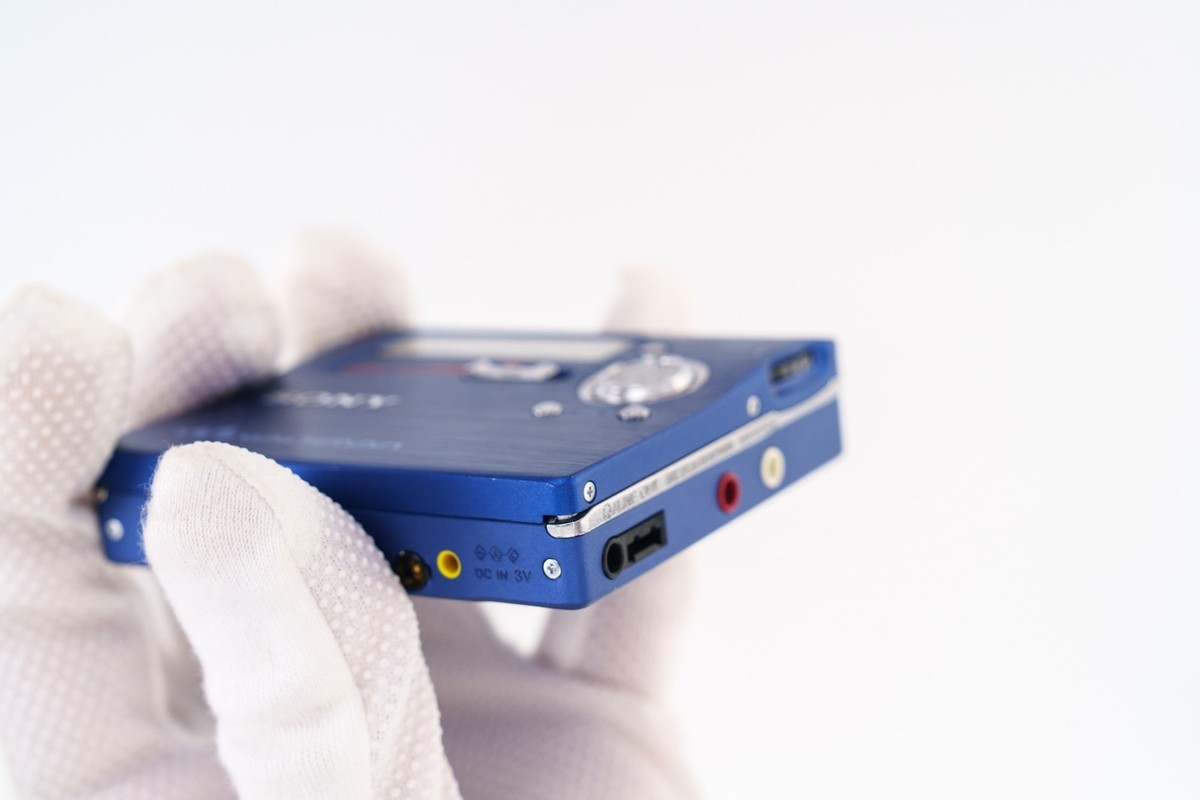 Sony MZ-R909 MD Minidisc Walkman w/AA sidecar (Blue) [DEMO / PLAYS