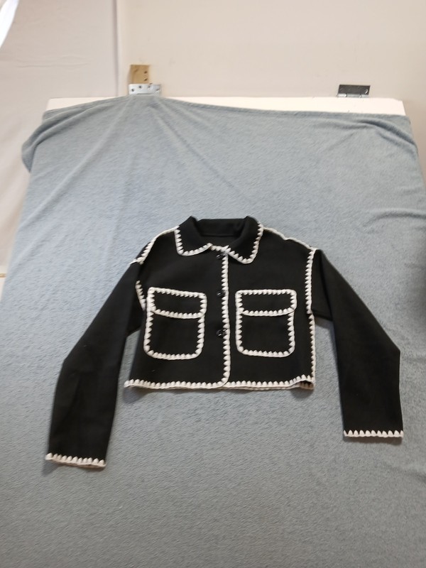 Womens Ezwear Contrast Color Cropped Jacket Size XS Black Long Sleeve