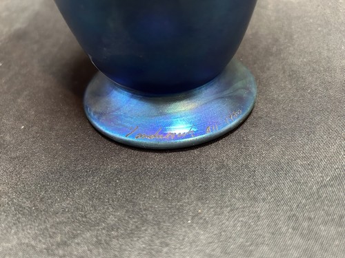 Vandermark Aurene Iridescent Blue Art Glass Vase 1980 EUC 9 1/2"H - Picture 6 of 8