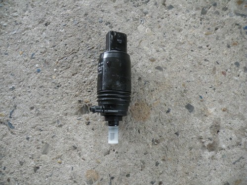 BMW 3er E90 E91 Waschpumpe Spritzwasserpumpe 7199567