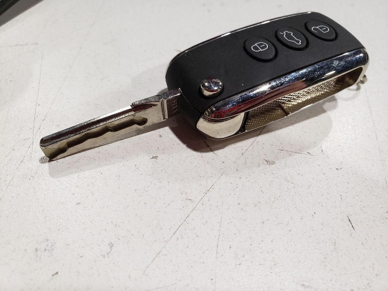 Bentley Flying Spur 2006 Ignition control module P/N 3D0905865F