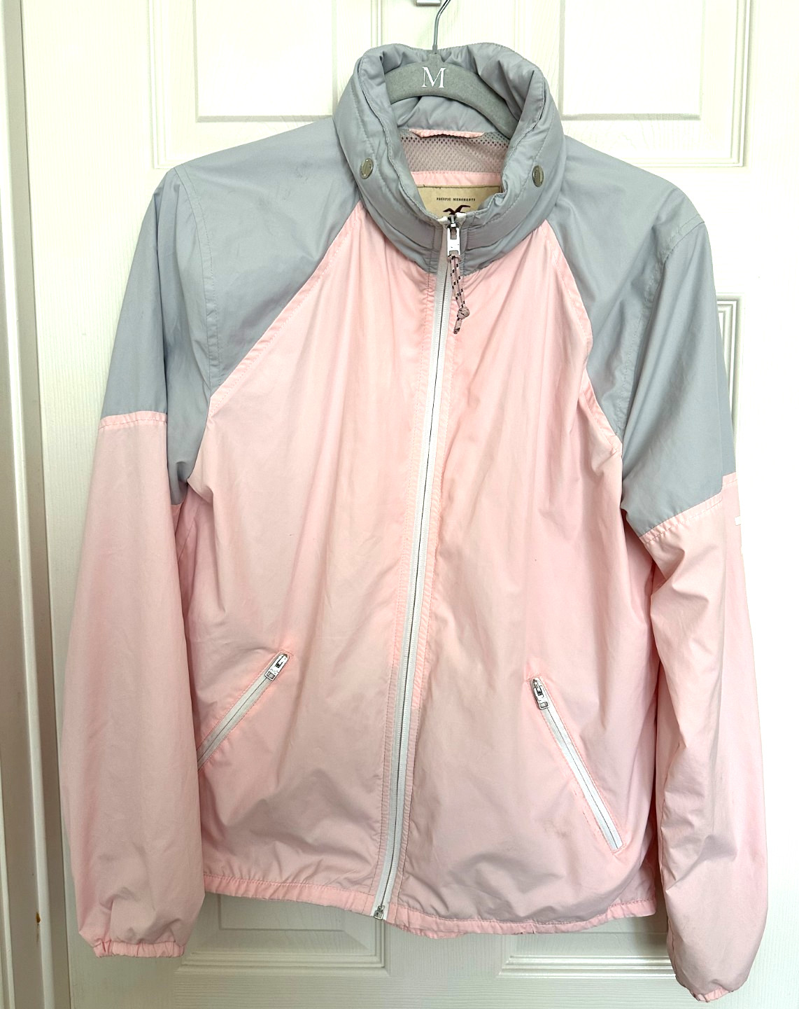 Hollister Women's Size Medium Pink and Gray Lined Windbreaker With Hidden Hood