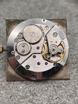 #1662 DEFEKT UHRWERK PESEUX 7016 WERK MECHANISM MOVEMENT NOT WORKING