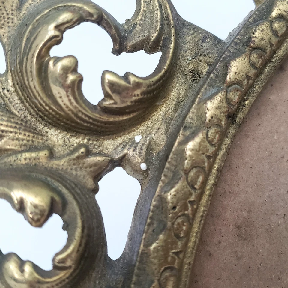 Marco de latón ovalado ornamentado vintage plegable soporte trasero estilo rococó Foto 4 de 4