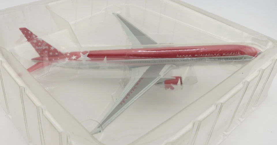 Herpa Wings Club Navidad / X-Mas 2005 Boeing 777-300ER Modelo - 1:500 - 506717 Foto 3 de 4