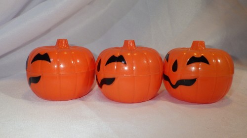 3 Vintage Halloween Plastic Pumpkin Jack O’Lantern Candy Containers Decoration - Picture 3 of 13