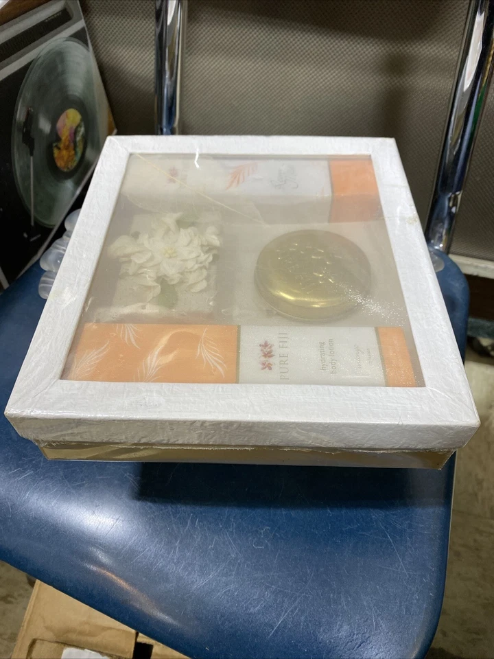 Подарочный набор Pure Fiji Mango 🥭 комнатный туман, лосьон для тела, свечи и мыло - Изображение 3 из 4