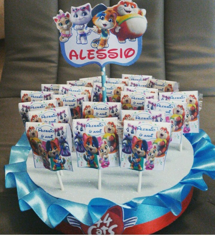 Base 30 lecca lecca Lol 44 gatti thomas me contro Encanto Festa