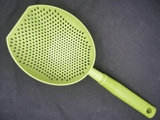 Kuhn Rikon Green Pasta Colander/Strainer/Scoop 12 1/2" Long