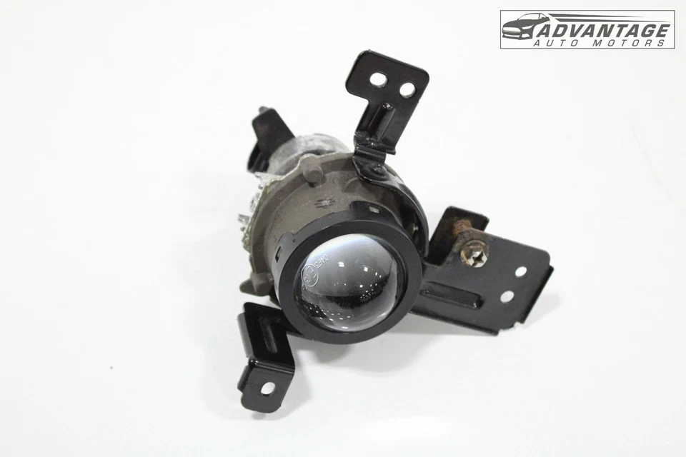 2020-2022 KIA SPORTAGE FRONT RIGHT SIDE BUMPER LOWER FOG LIGHT LAMP OEM - Image 2 of 4