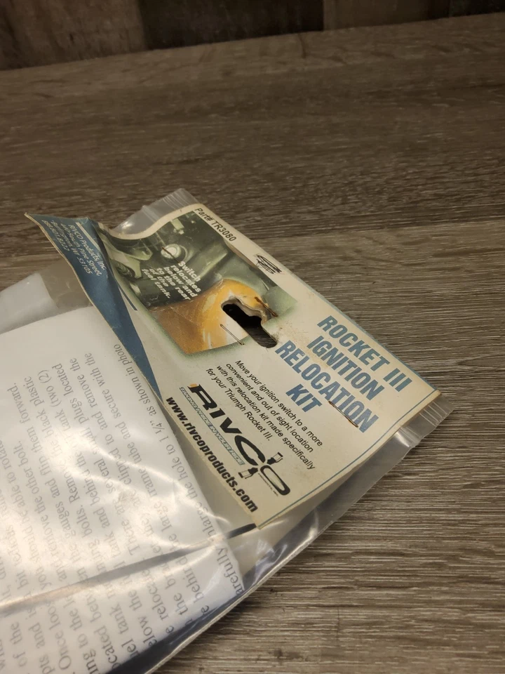 Kit de reubicación de encendido Rivco Triumph Rocket III 3 TR3080 NOS  Foto 3 de 4