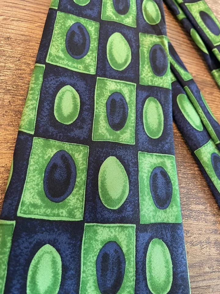 Vintage 1990s River Island 100% Silk Tie, Green Blue Eggs,  Retro Design - Image 3 of 3