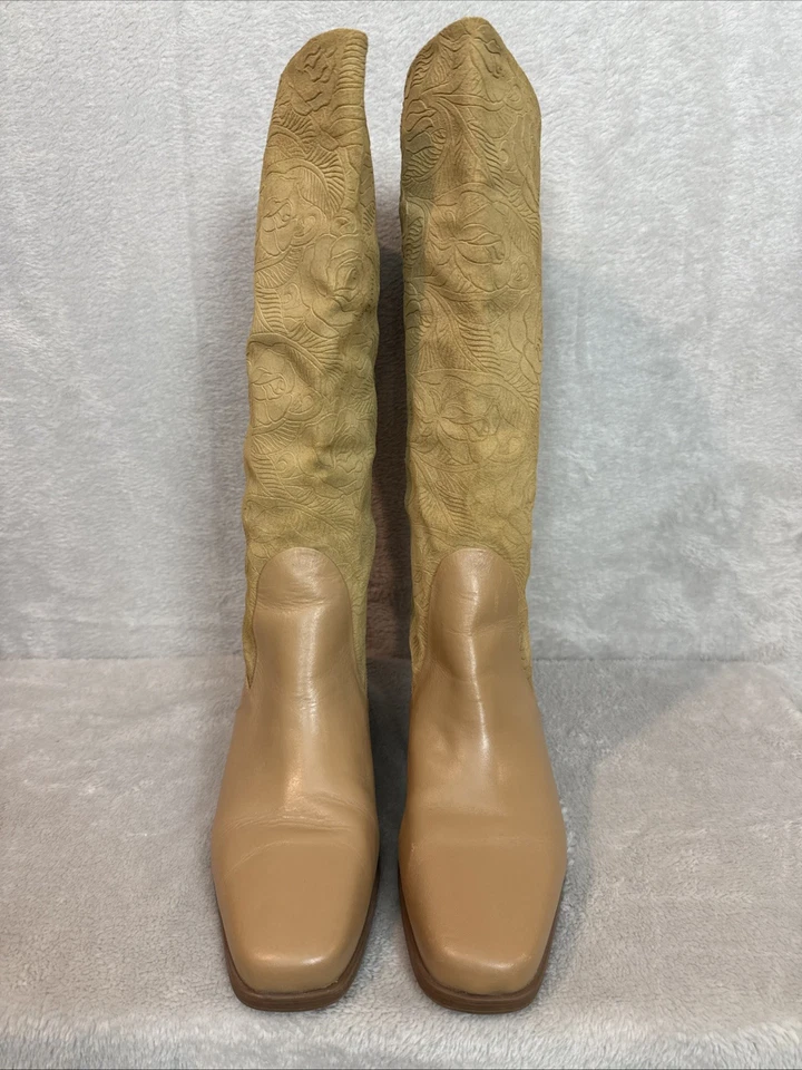 Bota de cuero para mujer Markon Suela 9 M alta ecuestre floral en relieve usada en excelente estado Foto 2 de 4