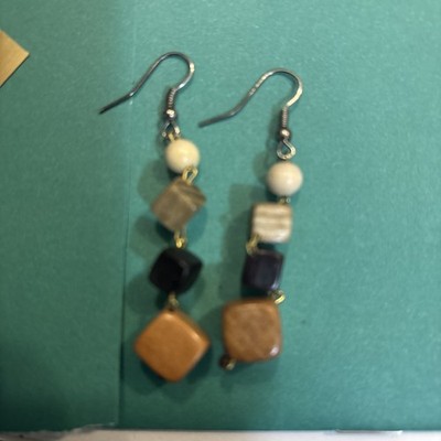 STUNNING WOODEN CUBED BEAD EARRINGS FOR PIERCED EARS NEW UNWORN ON CARD