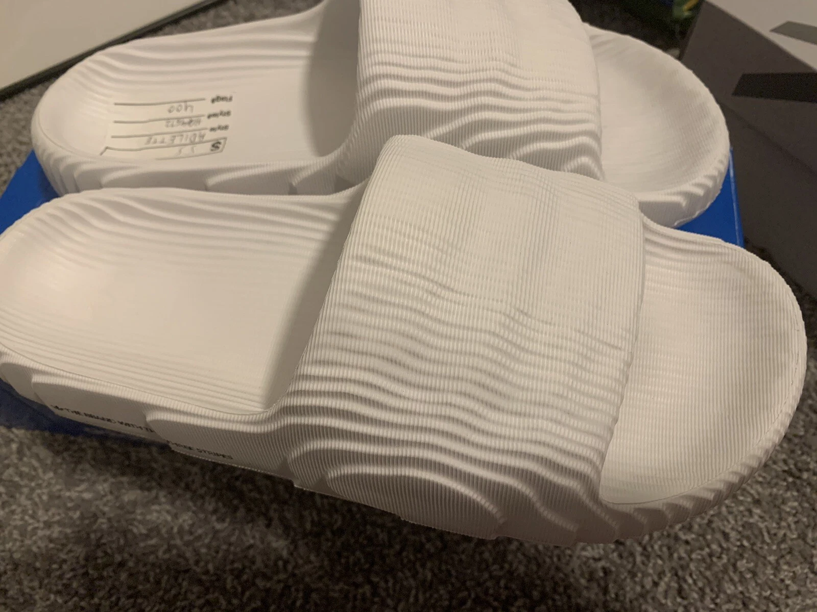 Adidas uomo Adilette 22 Slides criptato bianco nuovo con scatola taglia 11 hq4672