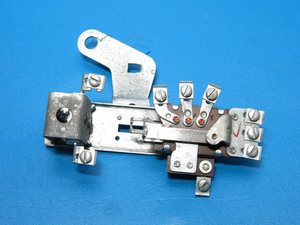 Interruptor de faros NOS GM Delco 1942-1947 Oldsmobile Series 98 6 voltios 1995025 Foto 2 de 4