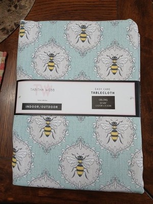 Tabitha Webb Oblong Tablecloth Indoor/Outdoor BEES On Light Blue Green 60x84 NWT
