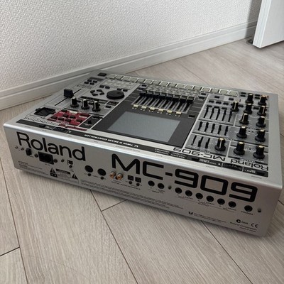 Roland MC-909 Groovebox サンプラー ケース付き Roland MC-909 Music Sampler Sampling Groovebox Drum machine