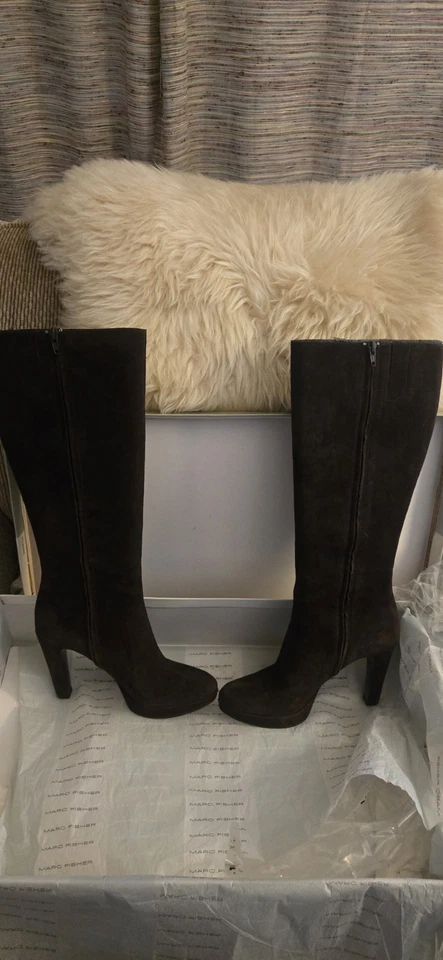 ÓTIMO ESTADO USADO!! BOTAS PLATAFORMA MARC FISHING SONYA MARROM ESCURO CAMURÇA - TAMANHO 7 - Imagem 2 de 4