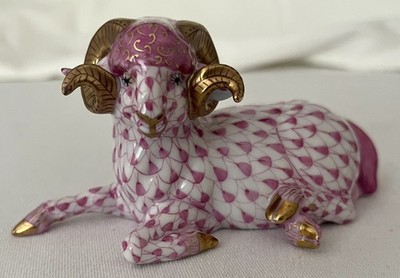 Herend RECLINING RAM  Figurine ~ RASPBERRY FISHNET ~ GOLD Accents