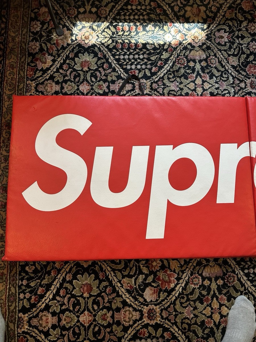 Supreme ヨガマット レッド Supremeのフリマアイテム一覧
