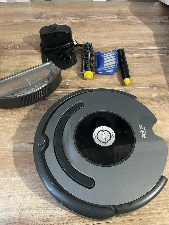 Aspirateur robot sans sac - IRobot roomba 676 - couleur noire - Photo 4/4