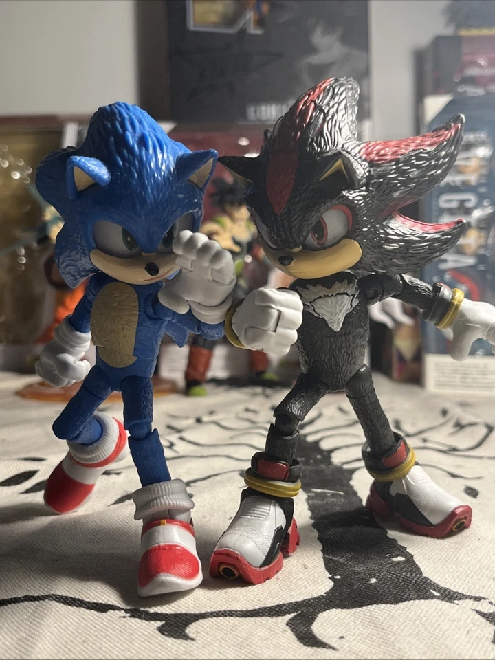 Sonic And Light Up Shadow Figures Sonic Movie 3 Jakks (batteries Not Including) - Image 2 of 4